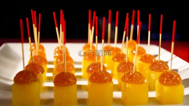 选择烤箱时，以下关键指标不容忽视：